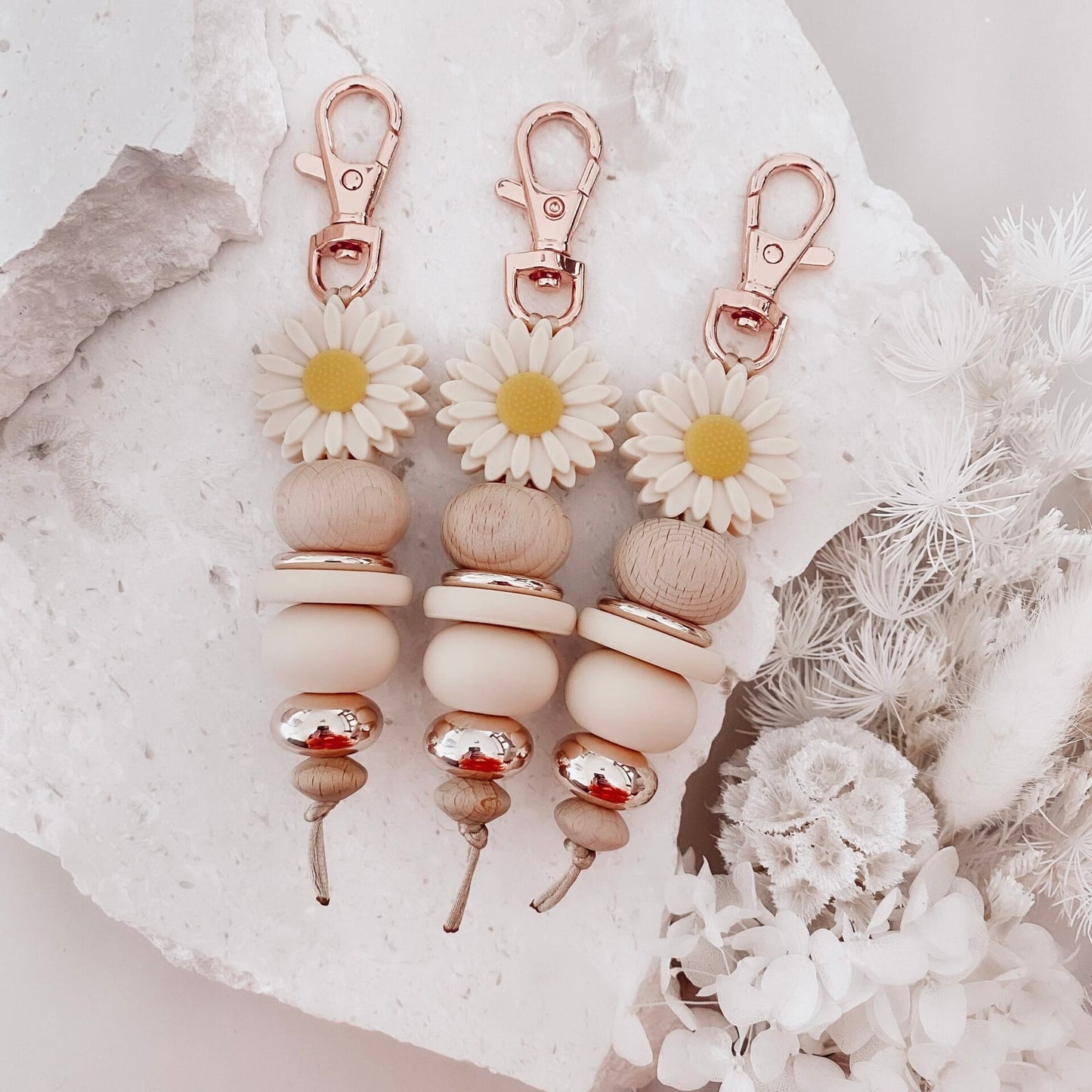 Lazy Daisy | Creamy Beige Keychain KK Scents & Co.
