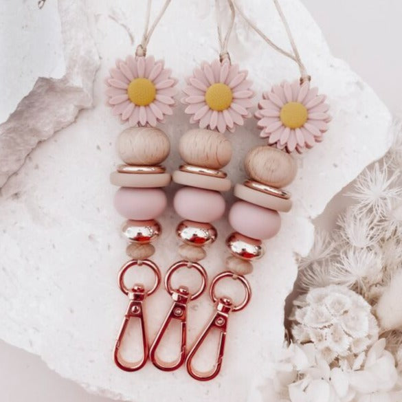 pink daisy beaded lanyard