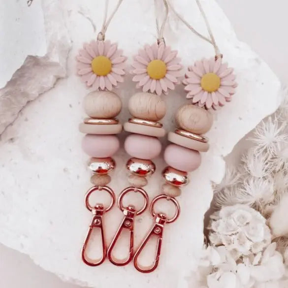 pink daisy beaded lanyard