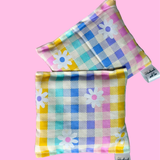 gingham daisy hand warmers