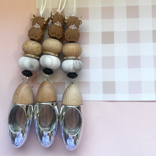 highland cow hanging car diffuser