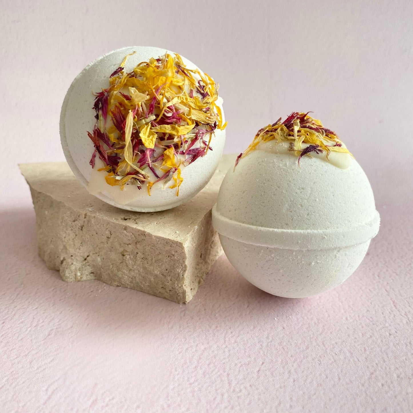 natural botanical bath bomb